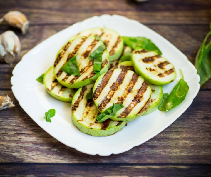 Courgette grillée au barbecue