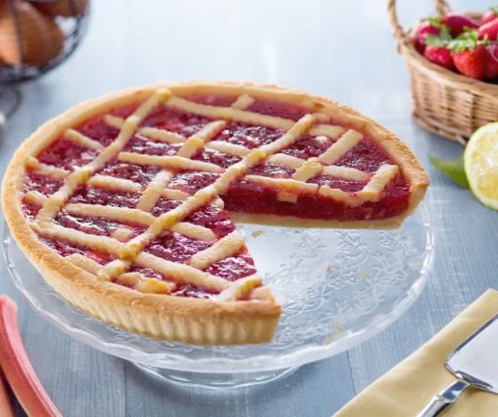 Tarte à la rhubarbe sans crème : une recette simple et délicieuse